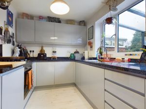 Kitchen- click for photo gallery